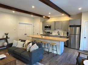 Cozy Mountain Two Bedroom Apartment